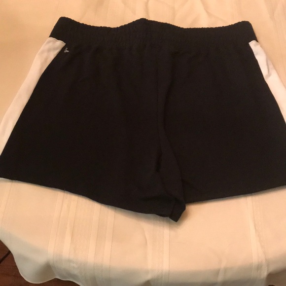 Fabletics Shorts - Picture 3 of 3